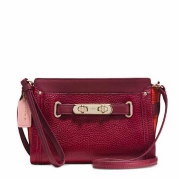 COACH SWAGGER WRISTLET IN COLORBLOCK Black Cherry - Picture 3 of 5